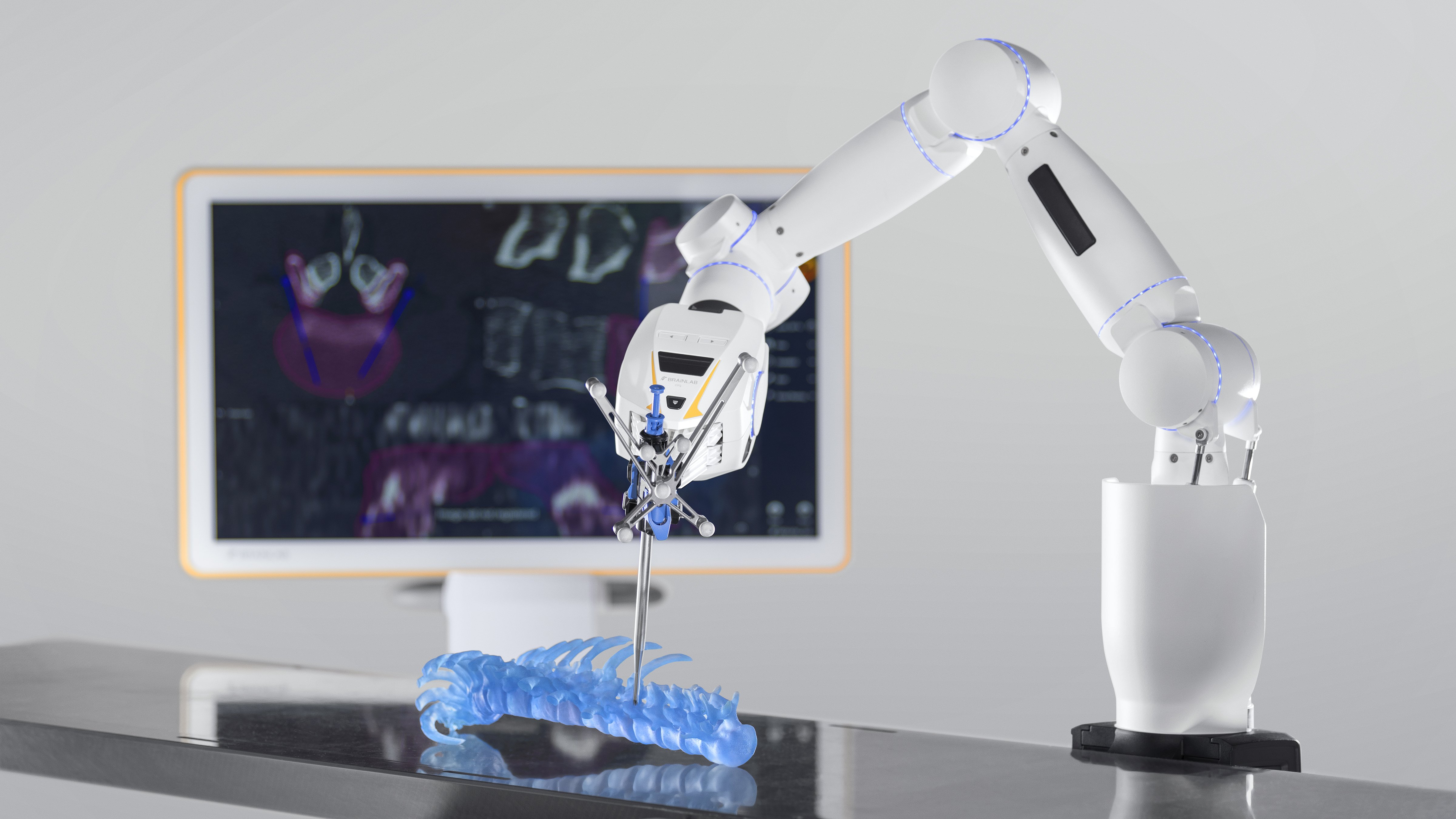 脊椎手術用Cirq®：Robotic Surgery Solution | Brainlab